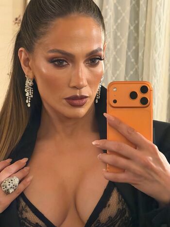 Jennifer lopez  page leaked private photo uncensored HD quality