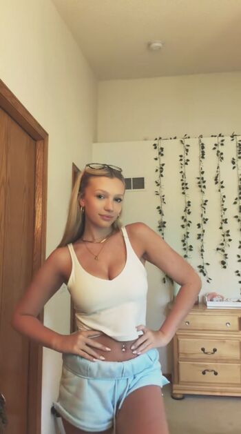 Julia larson leaked private photo uncensored HD quality