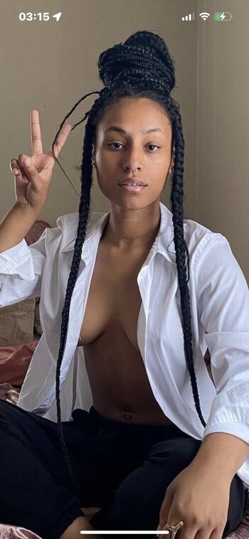 Kadabaylor leaked private photo uncensored HD quality