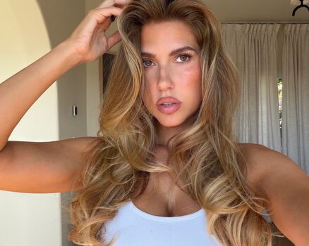 Kara del toro page leaked private photo uncensored HD quality