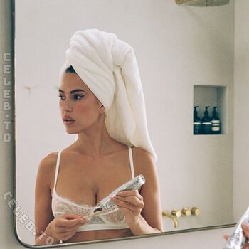Kara del toro page leaked private photo uncensored HD quality