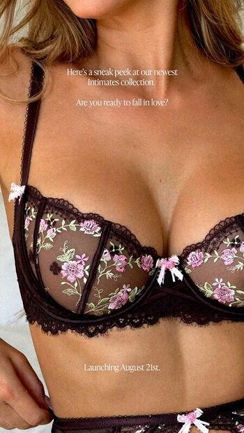Kara del toro page leaked private photo uncensored HD quality