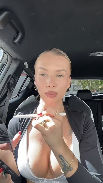 Karinamucha leaked private photo uncensored HD quality