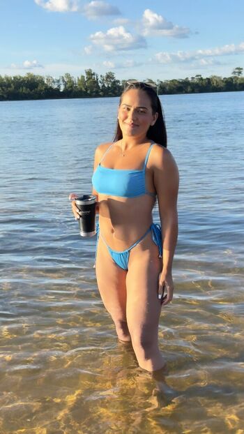 Karolynesouzaa leaked private photo uncensored HD quality
