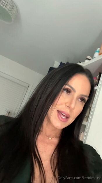 Kendra lust  page leaked private photo uncensored HD quality