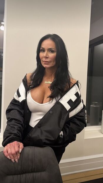 Kendra lust  page leaked private photo uncensored HD quality