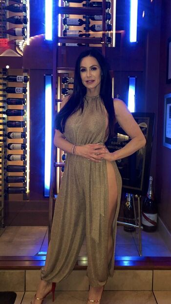 Kendra lust  page leaked private photo uncensored HD quality