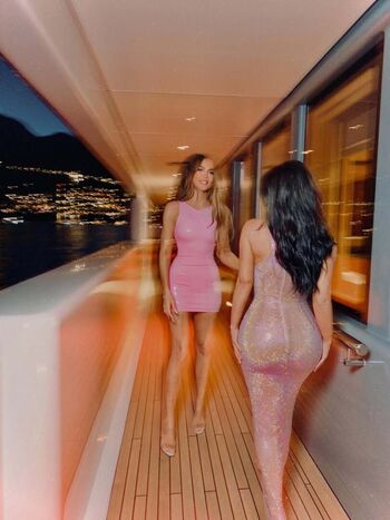 Khloe kardashian  page leaked private photo uncensored HD quality