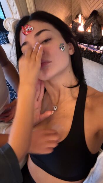 Kylie jenner  page leaked private photo uncensored HD quality