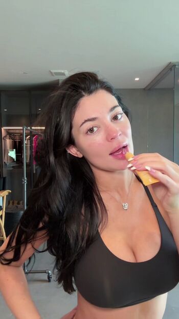 Kylie jenner  page leaked private photo uncensored HD quality