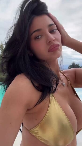 Kylie jenner  page leaked private photo uncensored HD quality