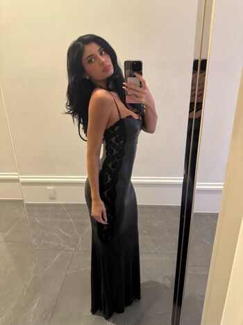 Kylie jenner  page leaked private photo uncensored HD quality