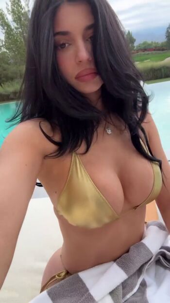 Kylie jenner  page leaked private photo uncensored HD quality