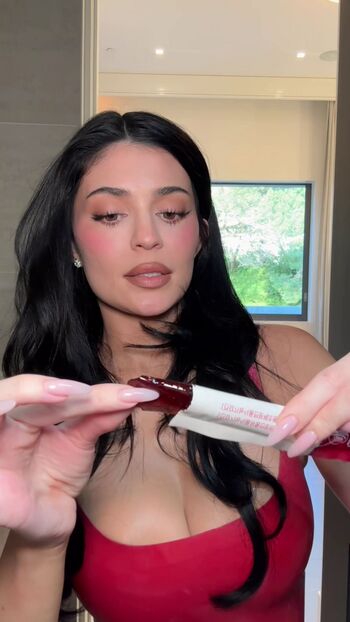 Kylie jenner  page leaked private photo uncensored HD quality