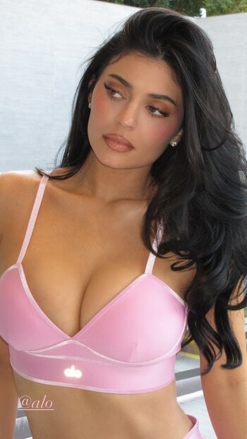 Kylie jenner  page leaked private photo uncensored HD quality