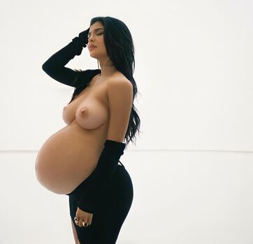 Kylie jenner  page leaked private photo uncensored HD quality