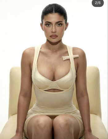 Kylie jenner  page leaked private photo uncensored HD quality