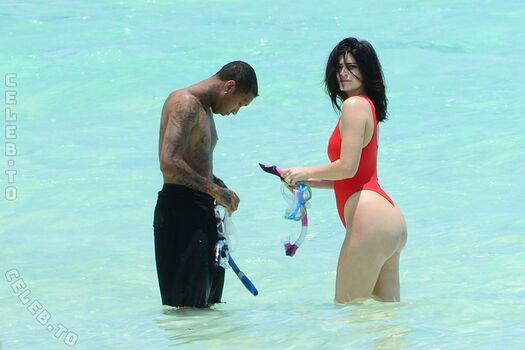 Kylie jenner  page leaked private photo uncensored HD quality