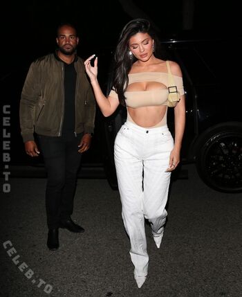 Kylie jenner  page leaked private photo uncensored HD quality