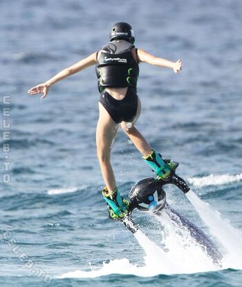 Kylie jenner  page leaked private photo uncensored HD quality