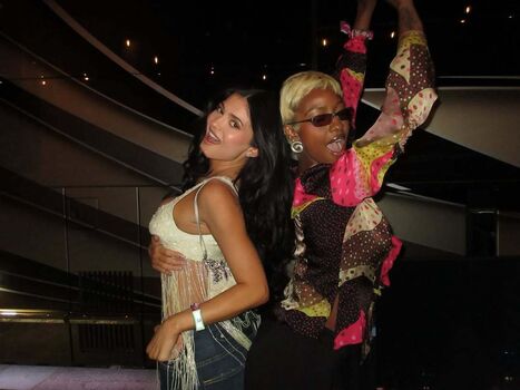 Kylie jenner  page leaked private photo uncensored HD quality