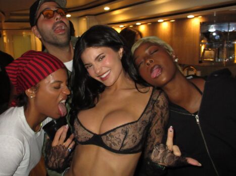 Kylie jenner leaked private photo uncensored HD quality