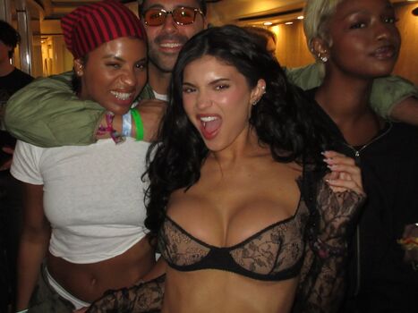 Kylie jenner leaked private photo uncensored HD quality