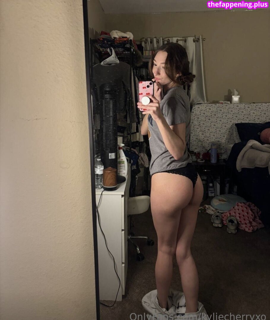 Photos/p/i/pineapplebrat //pineapplebrat  .jpg leaked private photo uncensored HD quality