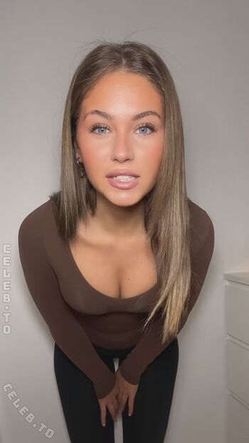 Laraemiii leaked private photo uncensored HD quality