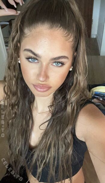 Laraemiii leaked private photo uncensored HD quality