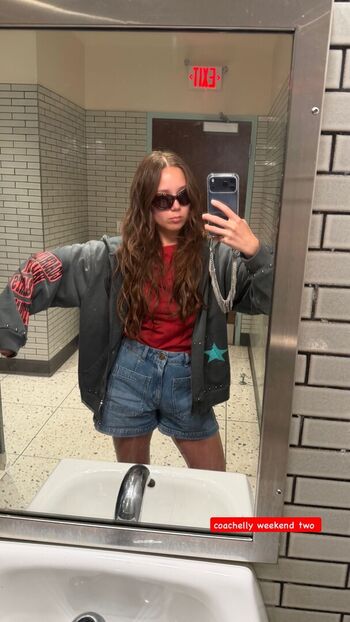 Laufey lin leaked private photo uncensored HD quality