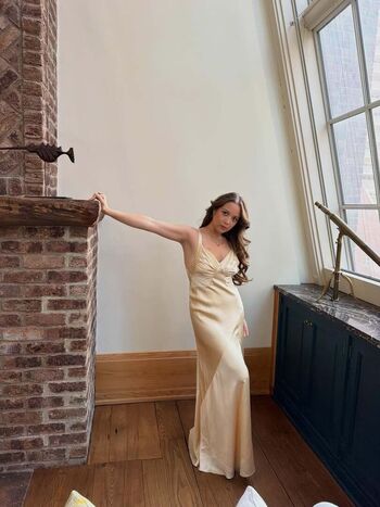 Laufey lin leaked private photo uncensored HD quality