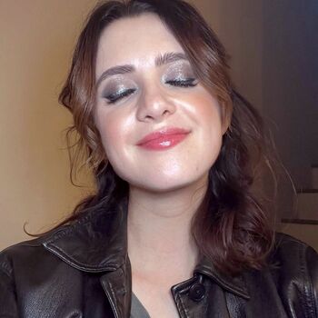 Laura marano page leaked private photo uncensored HD quality