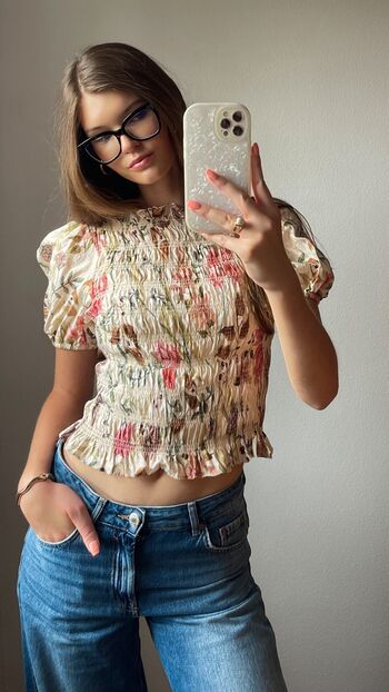 Laurafermann page leaked private photo uncensored HD quality