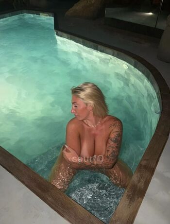 Laurine   page leaked private photo uncensored HD quality