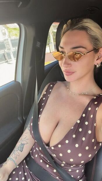 Laurine   page leaked private photo uncensored HD quality