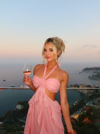 Lindsay brewer  page leaked private photo uncensored HD quality