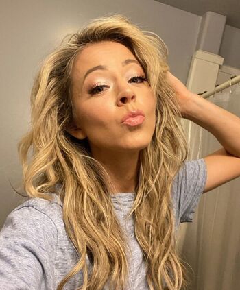 Lindsey stirling  page leaked private photo uncensored HD quality