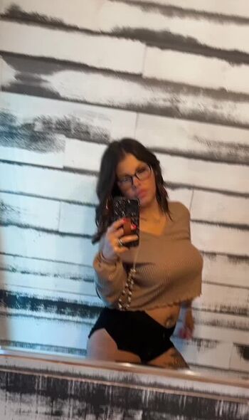 Lindzee  page leaked private photo uncensored HD quality