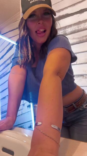 Lindzee leaked private photo uncensored HD quality