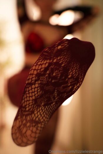 Lizzielestrange  page leaked private photo uncensored HD quality