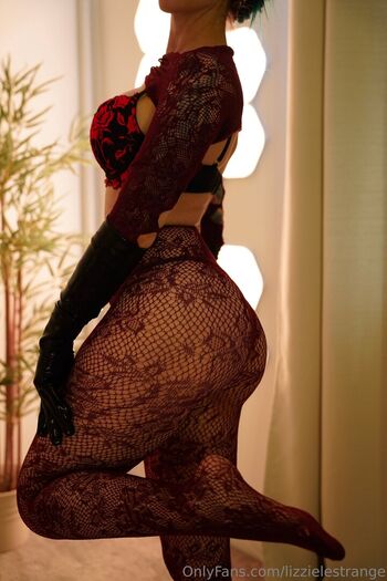 Lizzielestrange leaked private photo uncensored HD quality