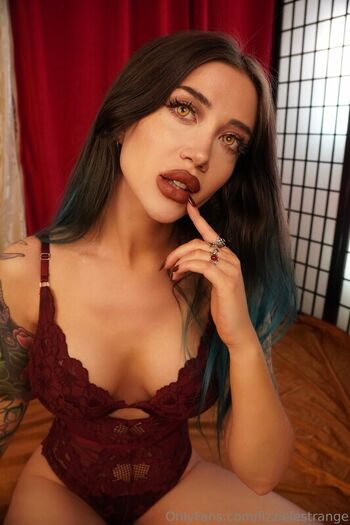 Lizzielestrange leaked private photo uncensored HD quality