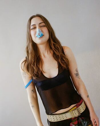 Lizzy mcalpine leaked private photo uncensored HD quality