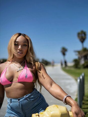 Lorraine ward leaked private photo uncensored HD quality