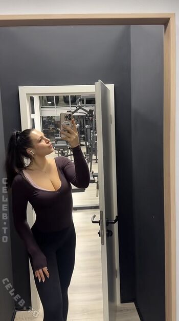 Lucy lacht leaked private photo uncensored HD quality