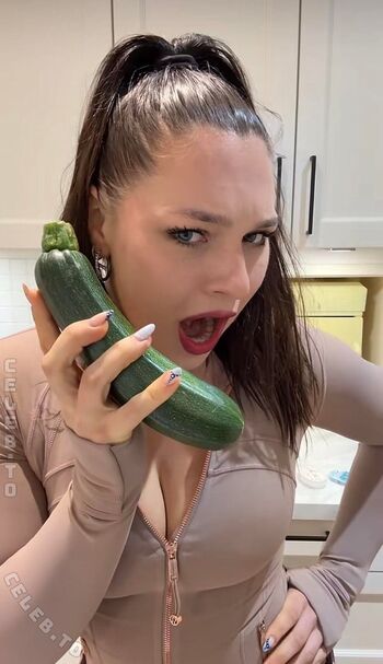 Lucy lacht leaked private photo uncensored HD quality