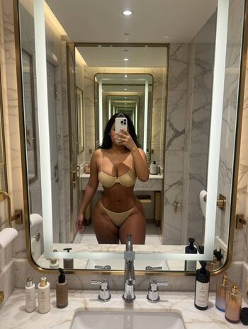 Luxy capi page leaked private photo uncensored HD quality