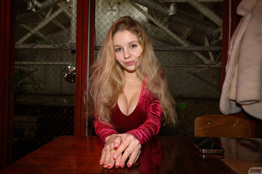 Lyubovvomne page leaked private photo uncensored HD quality