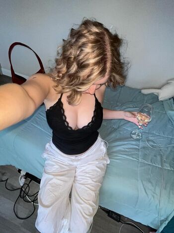 M ae leaked private photo uncensored HD quality